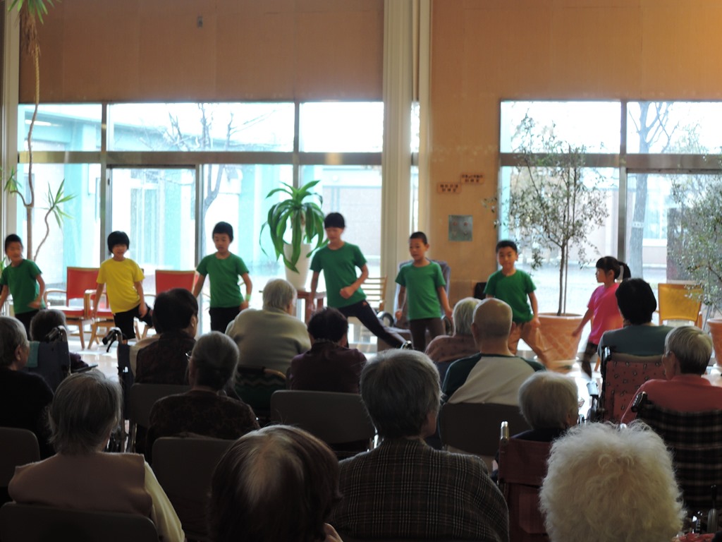 登小学校の児童と交流しました シャトブロ